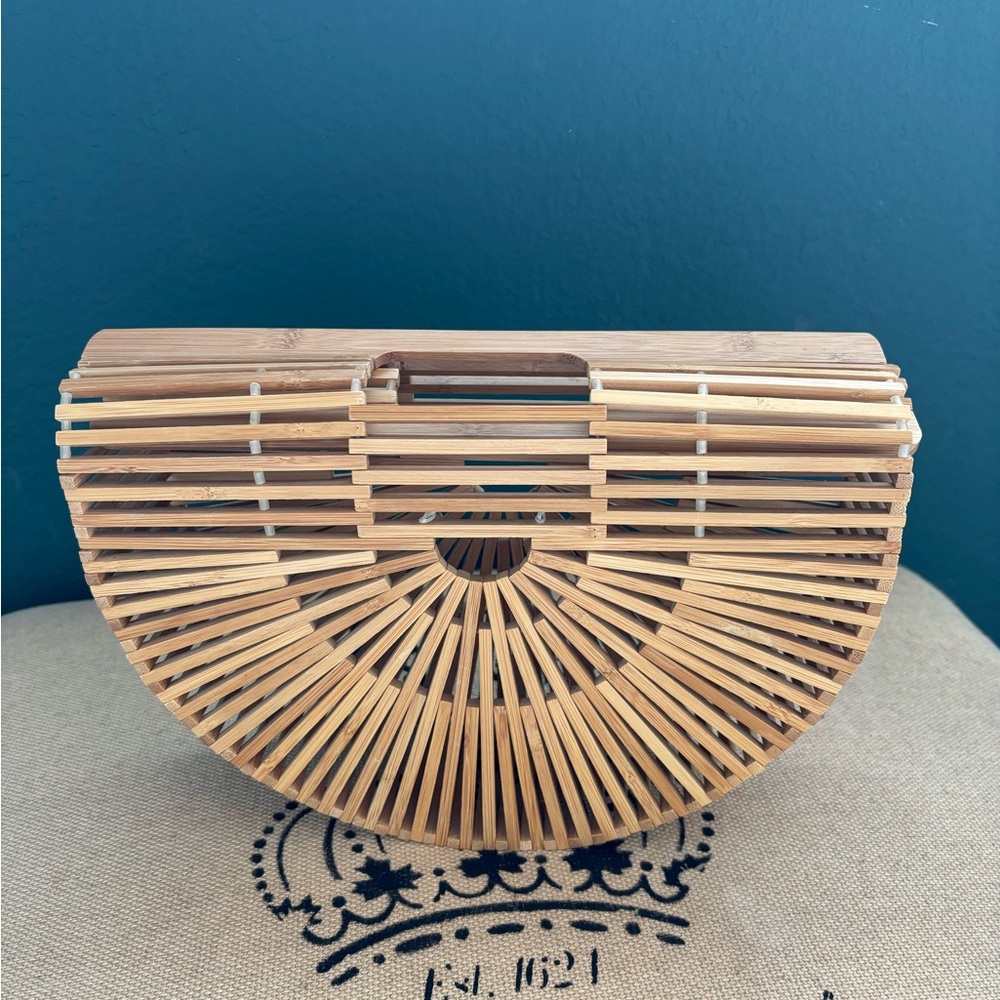 Cult Gaia Ark Clutch Size Small